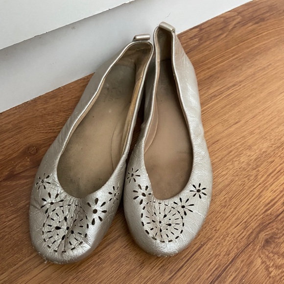 360 Easy Spirit flats - Picture 2 of 2